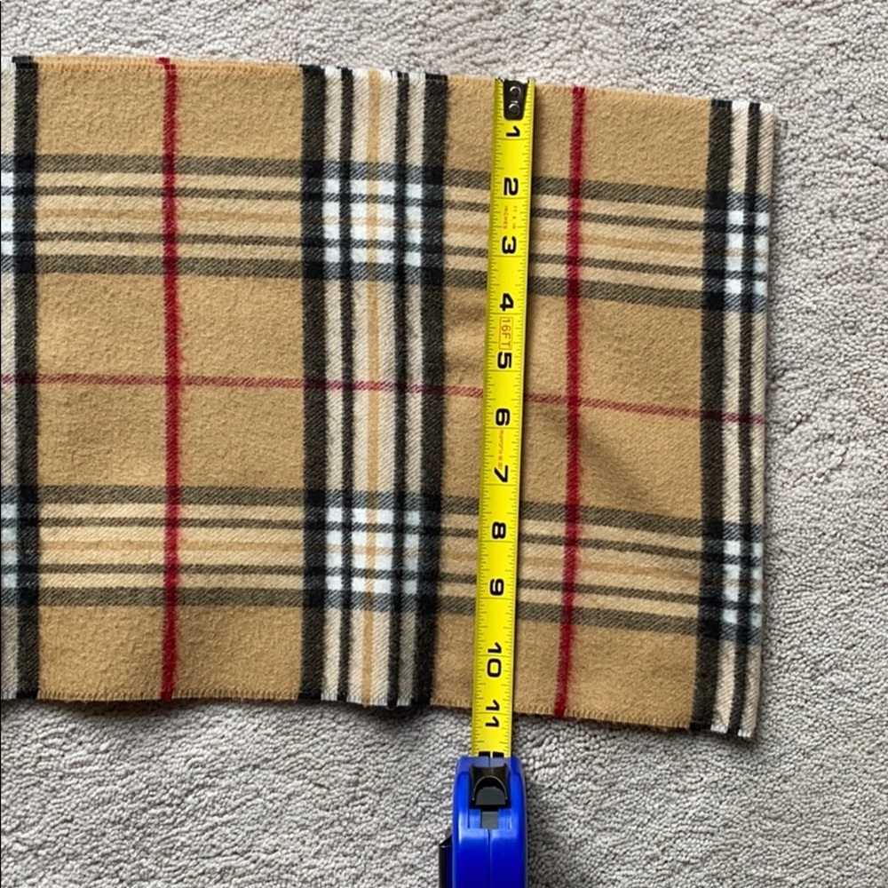 Winter scarf. Faux Burberry pattern. - Picture 3 of 5